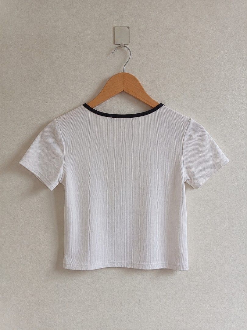 Ribbed Crop Top with Black Trim | Size - Small to Medium | (Category: Sleeveless) located in Manila. Submitted by maxinesotto (Listing ID 1469946918, Image 3). Description: ‎📢 ₱49 ‎📍 Location: Tayuman, Manila ‎ ‎Details: ‎✓ Condition: Good as new ‎✓ RFS: Decluttering ‎✓ Size: Indicated in the listing title ‎ ‎Payment: GCash (Payment first) ‎ ‎Delivery: ‎- Same day pick-up via Lalamove / Joyride / Angkas ‎ ‎First to pay, first to get the item. ‎