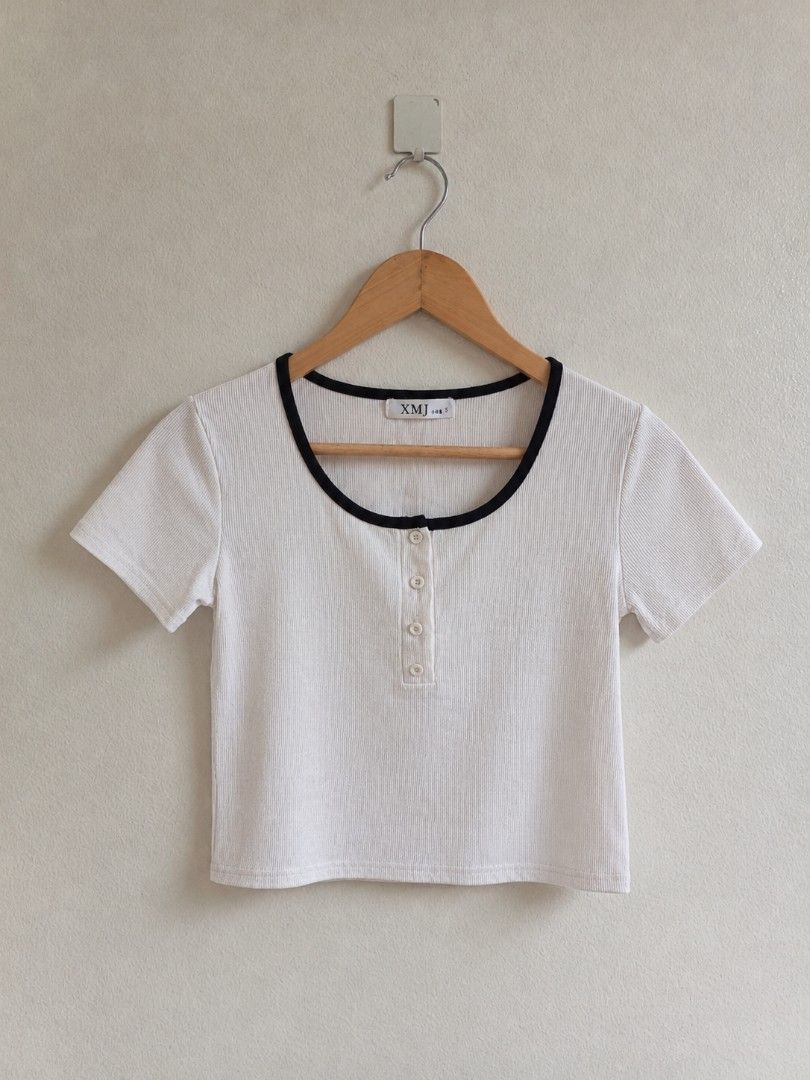 Ribbed Crop Top with Black Trim | Size - Small to Medium | (Category: Sleeveless) located in Manila. Submitted by maxinesotto (Listing ID 1469946918, Image 2). Description: ‎📢 ₱49 ‎📍 Location: Tayuman, Manila ‎ ‎Details: ‎✓ Condition: Good as new ‎✓ RFS: Decluttering ‎✓ Size: Indicated in the listing title ‎ ‎Payment: GCash (Payment first) ‎ ‎Delivery: ‎- Same day pick-up via Lalamove / Joyride / Angkas ‎ ‎First to pay, first to get the item. ‎