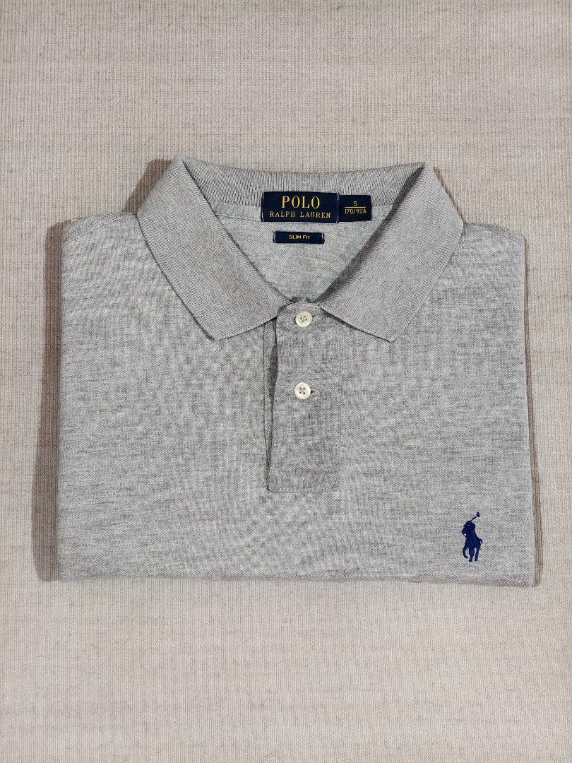 RL CLASSIC GRAY (Category: Tshirts & Polo Shirts ) located in Baliuag. Submitted by vk_thrift01 (Listing ID 1469912787, Image 2). Description: RL CLASSIC GRAY DIMENSION: 19 X 29 FRONT 30.5 BACK CONDI: EXCELLENT CONDITION COLOR RATE: 9.8/10 ISSUE: VERY MINIMAL SLITS PRICE: 750 NOTE: ‼️‼️‼️ 📌ALL ITEMS ARE THRIFTED NOT BRANDNEW SO KINDLY MANAGE YOUR EXPECTATIONS. 📌ALL ITEMS ARE NEEDS WASH 📌COLOR MAY SLIGHTLY DIFFER DUE TO LIGHTING CONDITION 📌NO 