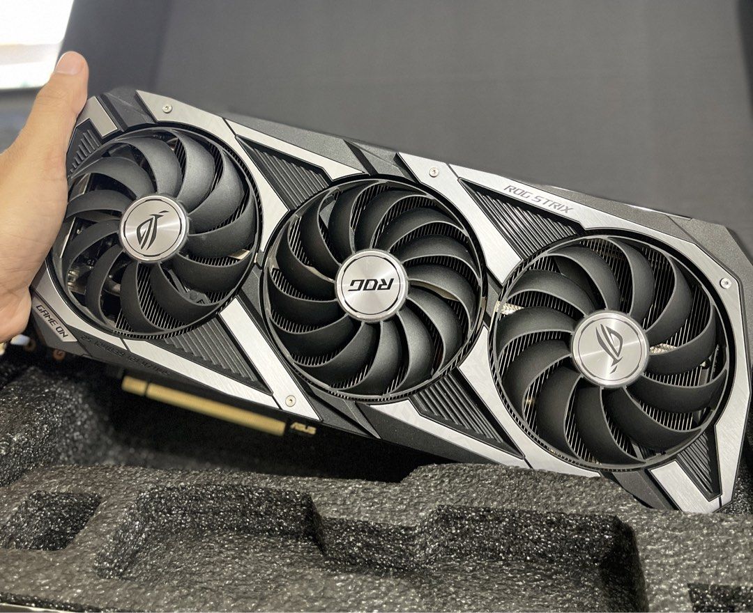 ROG STRIX 3090 (Category: Computer Parts) located in Manila. Submitted by zenocean_2897c1 (Listing ID 1469908648, Image 2). Description: .