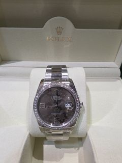 (Category: ) located in . Submitted by thechronographcollective (Listing ID 1469857253, Image 1). Description: .