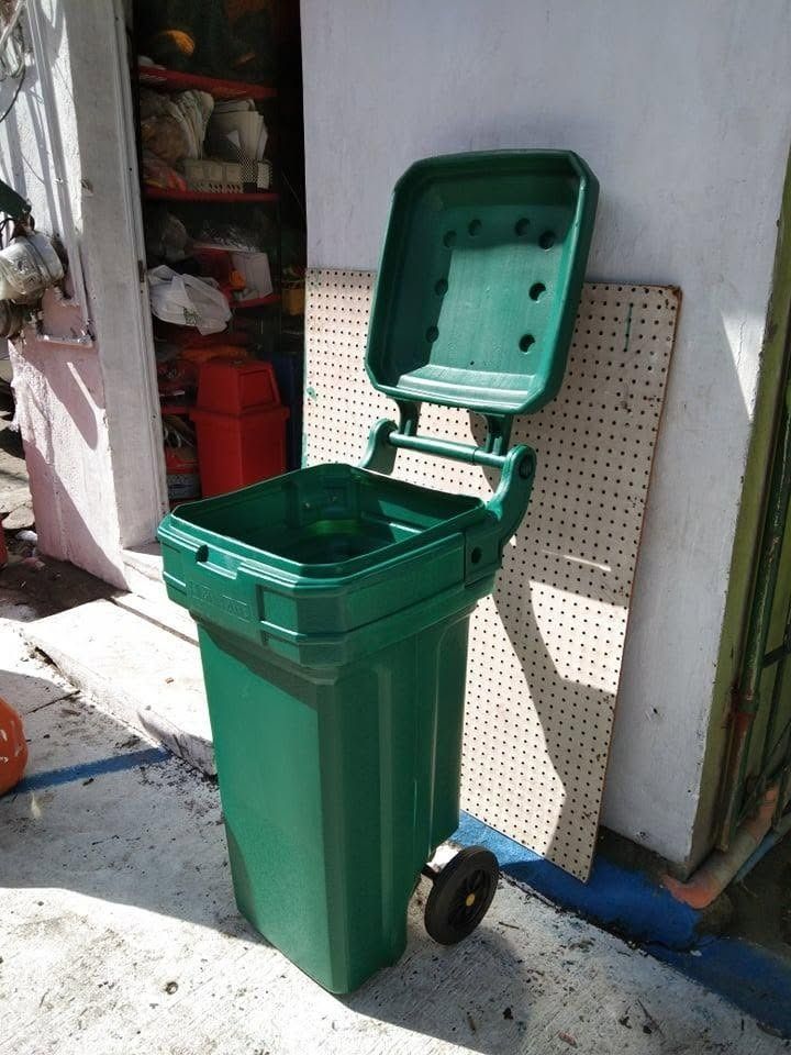 ROLLER KING TRASH BIN (Category: Waste Bins & Bags) located in Caloocan City. Submitted by epicdragon.cf8b55 (Listing ID 1469771267, Image 3). Description: ROLLER KING TRASH BIN BRAND: green care 150 liters - 46L x 46W x 100 JUST CALL US / Pm me for more info. -09971763227 LOOK FOR : ANGHIE Address: 634 JRA COMPOUND LUPANG PARI SAN MIGUEL PASIG CITY WEBSITE: http://jocelynesidera30.wibsite.com/joekelceetrading email: [hidden information].