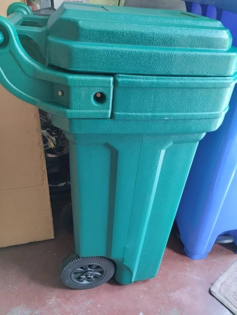ROLLER KING TRASH BIN (Category: Waste Bins & Bags) located in Caloocan City. Submitted by epicdragon.cf8b55 (Listing ID 1469771267, Image 2). Description: ROLLER KING TRASH BIN BRAND: green care 150 liters - 46L x 46W x 100 JUST CALL US / Pm me for more info. -09971763227 LOOK FOR : ANGHIE Address: 634 JRA COMPOUND LUPANG PARI SAN MIGUEL PASIG CITY WEBSITE: http://jocelynesidera30.wibsite.com/joekelceetrading email: [hidden information].