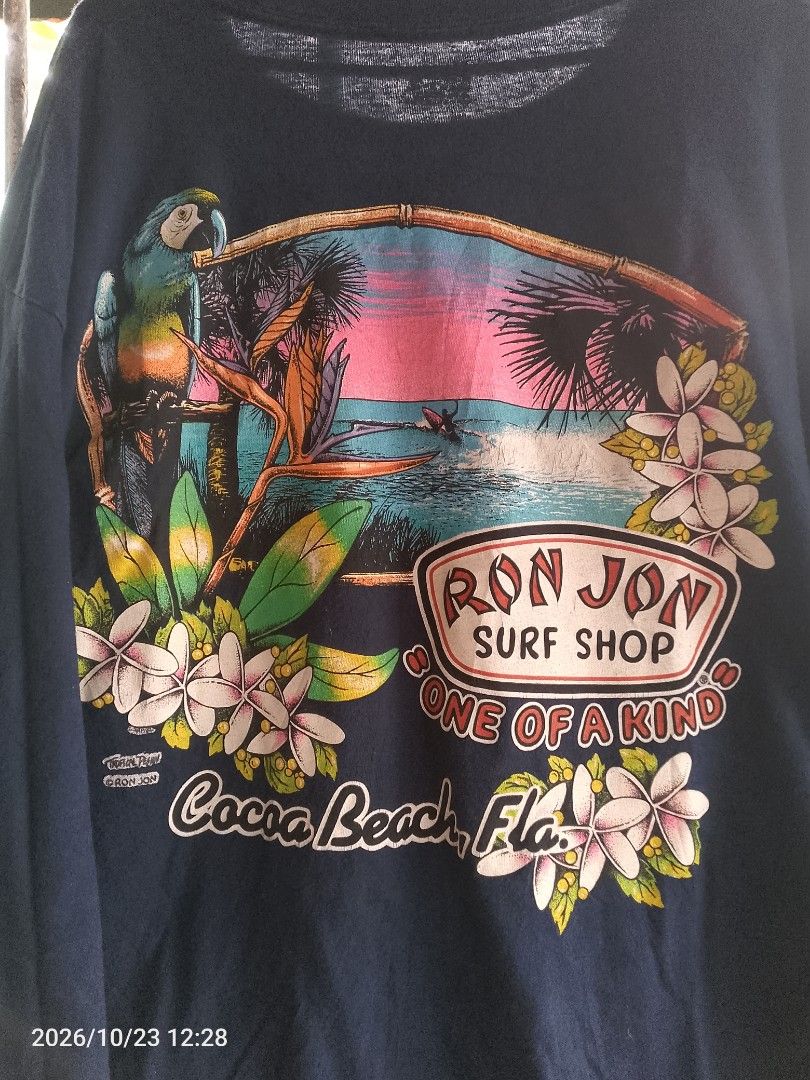 Ron Jon Surf Shop (Category: Coats, Jackets and Outerwear) located in Bacolod City. Submitted by surfwear_in_negros (Listing ID 1469945598, Image 2). Description: Excellent Condition Need wash 22 by 29 loc:Bacolod City unli vouch.