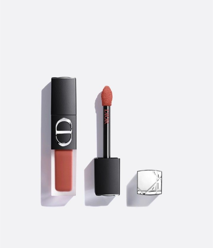 Rouge Dior On Stage Ink in 200 (Category: Makeup) located in Pasig City. Submitted by victorialouiseee (Listing ID 1469895503, Image 1). Description: 10/10 Shade: 200 Nude Pulse Condition: 95% unused, pristine packaging Authentic Message me for actual picture Rfs: wrong shade .