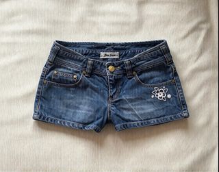 (Category: ) located in . Submitted by earthii.thrifty (Listing ID 1469841293, Image 1). Description: .