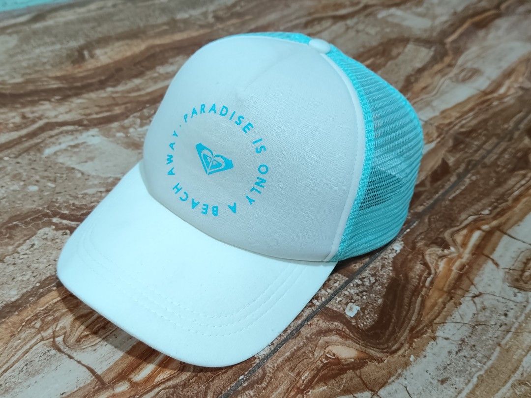Roxy Trucker Cap (Category: Caps & Hats) located in General Santos City (Dadiangas). Submitted by alfredanth42291 (Listing ID 1469831366, Image 1). Description: ROXY TRUCKER CAP white/light blue adult size OSFA -snap back ✓excellent condition 350.