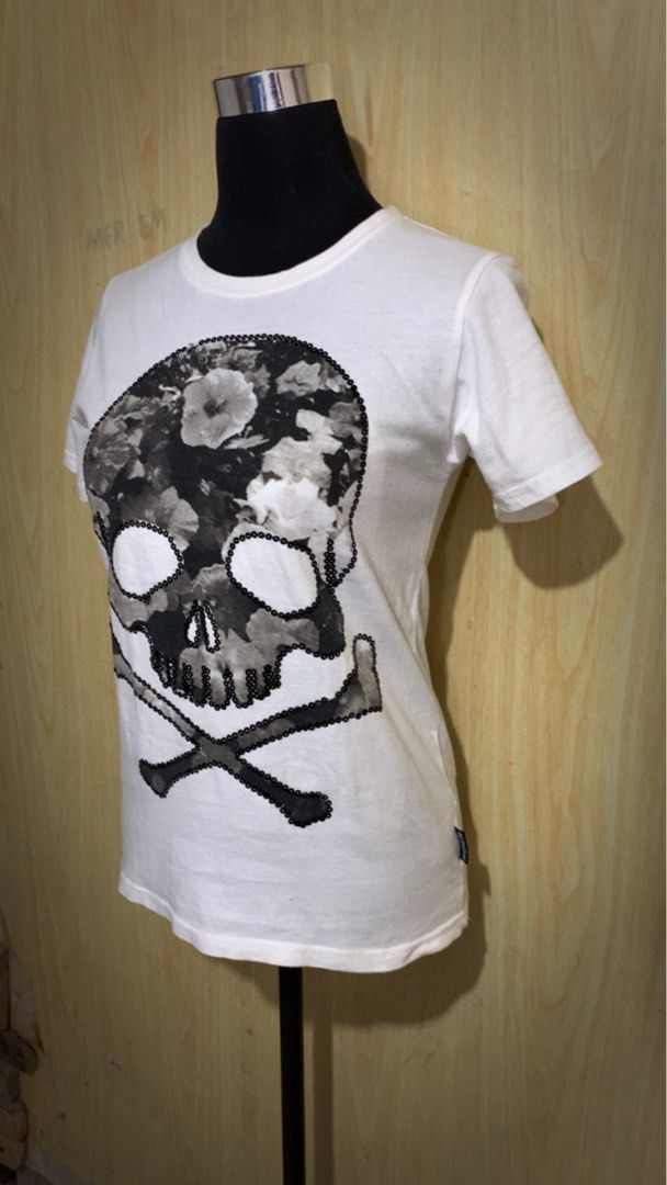 Rude rock japan (Category: Shirts) located in Aloran. Submitted by cowskin_927 (Listing ID 1469899795, Image 2). Description: Rude rock japan brand Size medium No flaws.
