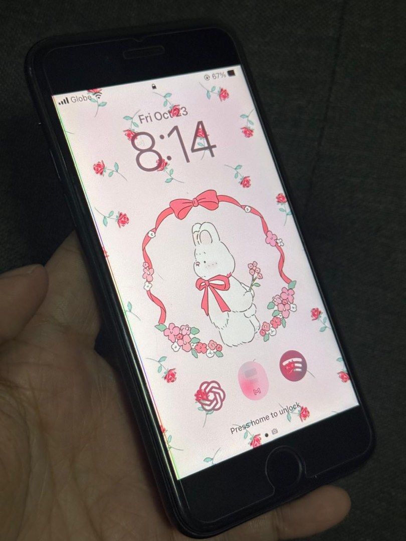 RUSH iPhone SE 2nd Gen 2020 128gb (Category: iPhone SE Series) located in Quezon City. Submitted by theclutter__ (Listing ID 1469878213, Image 2). Description: 74% BH expect niyo na life ng batt is hindi na tumatagal for half a day since 2020 na and 74% nalang BH Can be used as company phone or spare phone No other issues Truetone working Scan working Zoom in and out not shaky Minimal scratches and paint chips (pls see pictures) 128gb Openline.