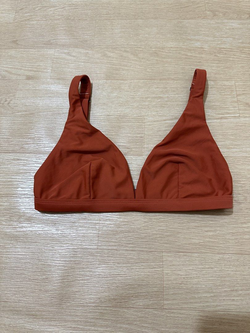 (S) MATTEAU Bikini Top / Swimsuit Top (Category: Bikinis & Swimsuits) located in Manila. Submitted by sunnyfloshop (Listing ID 1469920720, Image 2). Description: Brandnew 🍃Small 🍃Adjustable straps.