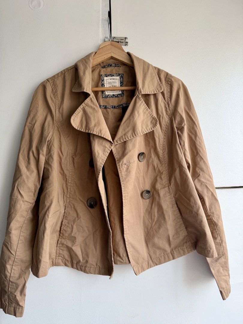 (S) Old Navy Vintage Cropped Tan Trench Jacket (Category: Coats, Jackets and Outerwear) located in Quezon City. Submitted by shopgood_mnl (Listing ID 1469837721, Image 1). Description: .