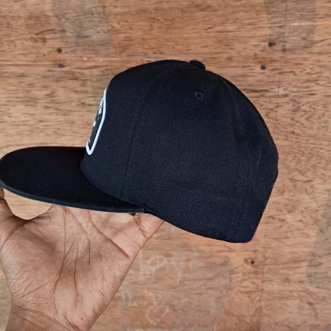 Salty Crew Striper 5 Black Snapback🔥🥶 (Category: Caps & Hats) located in Puerto Princesa. Submitted by ryanchristian25 (Listing ID 1469931449, Image 3). Description: Salty Crew Striper 5 Black Snapback🔥🥶 📌 ACRILIC-80% 📌 WOOL-20% 📌 COLORATE-10/10 📌 CHANGE SNAP 📌 MINIMAL TINY SCRATCH 📌 EXCELLENT GOOD CONDITION .
