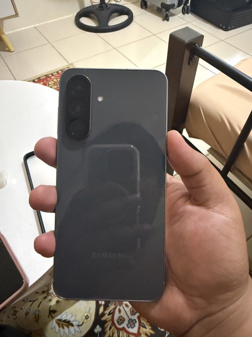 Samsung A56 5G Awesome Graphite (Category: Samsung) located in Manila. Submitted by kaizennn0401 (Listing ID 1469877775, Image 2). Description: 8GB RAM + 256GB Storage With Box and original cord No dents or issues .