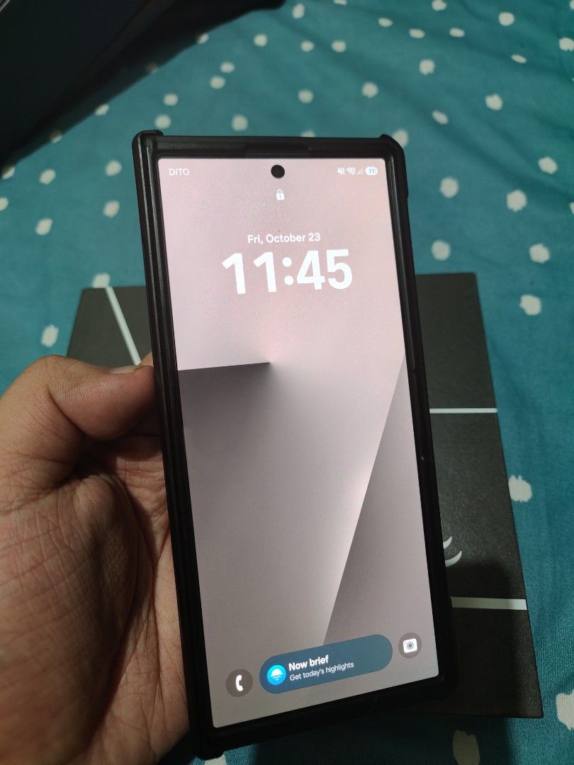 Samsung Galaxy Fold 7 256gb (Category: Samsung) located in Manila. Submitted by dracaranon00587 (Listing ID 1469798194, Image 1). Description: Samsung Galaxy Fold 7 256gb Factory Unlocked Under warranty until 2027 No issue No dot No deadpixel No dents Working both screens Working wifi Working bluetooth Same box imei Unit & Case & anker cable Smooth pa NEGO onti 45,000 Meet up Cavite area.