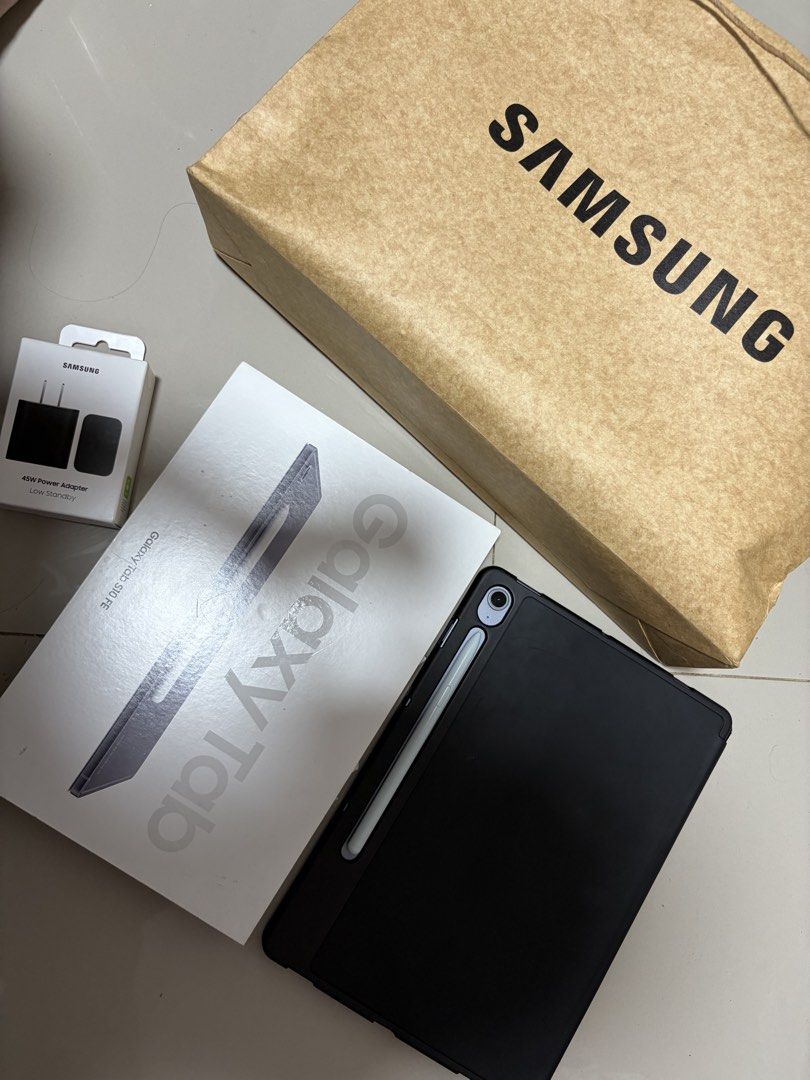 Samsung Galaxy tab S10 fe 5g (Category: Android) located in Manila. Submitted by krish_bear (Listing ID 1469902843, Image 2). Description: Simslot Case Orig spen No issue Manila area/nearby areas Can deliver add pang gas.