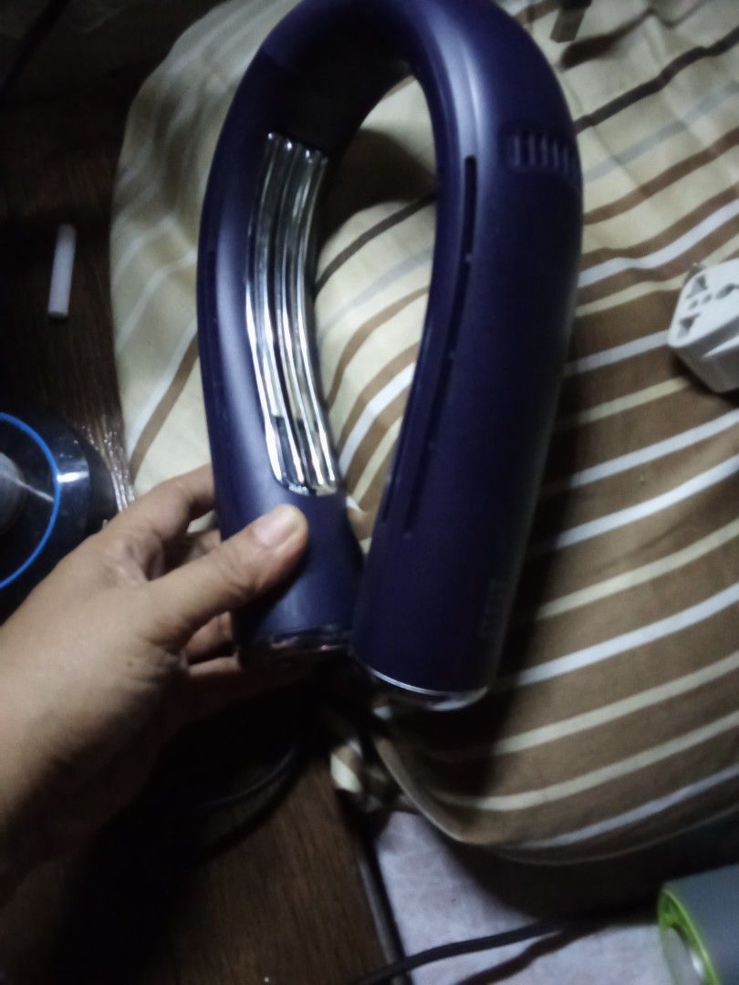 Samsung ITFIT Portable Neck Cooler (Category: Everything Else Others) located in Quezon City. Submitted by myfpmshop (Listing ID 1469904940, Image 1). Description: Samsung ITFIT Portable Neck Cooler used but not abused decluttering.