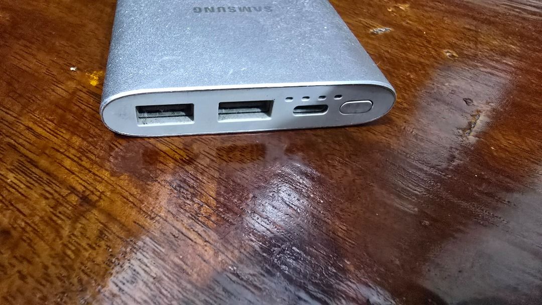 Samsung Original 10000mah powerbank (Category: Other Accessories) located in Cabuyao City. Submitted by ken7746 (Listing ID 1469801138, Image 2). Description: Original Samsung 10000mah power bank Note: Use few times 100% in good condition wala na po box naitapon na Can meet: Waltermart Banlic Cabuyao SM Calamba SM Sta Rosa J and T Payment via gcash pwede L_BC cash on pickup LAST PRICE NA PO YUNG NASA ADS 0976 111 9435 .
