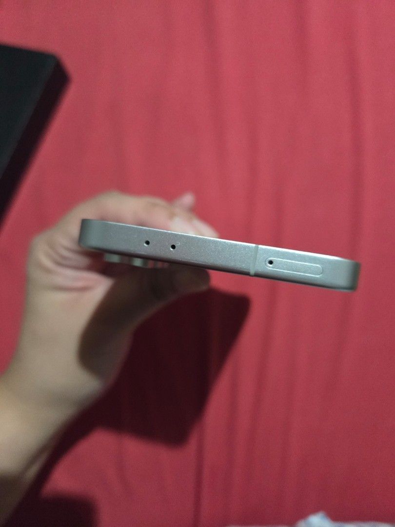 Samsung s24 Fe (Category: Samsung) located in Marikina City. Submitted by victoryinjesus (Listing ID 1469899212, Image 3). Description: Selling my Samsung S24 FE 8gb/256gb blue Smooth. No scratches. Has Hydrogel (can be removed when requested). No problem. No history of repair. Will give all my cases and extra hydrogel for free. RFS, want smaller phone. PM for interested. #phoneforsale #samsung.