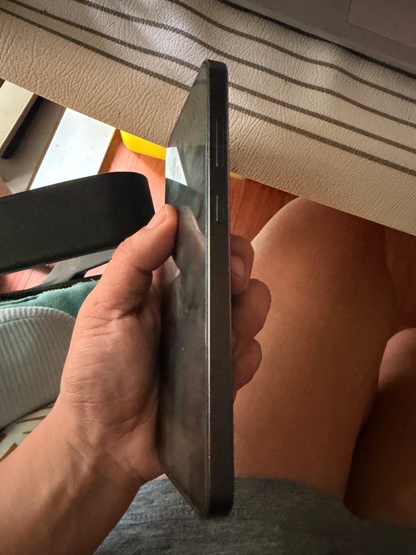 Samsung S24 FE 256gb Openline (Category: Samsung) located in Quezon City. Submitted by itsgelay (Listing ID 1469807979, Image 3). Description: Looking for Samsung S25 Ultra that I can swap with my preloved Samsung S24 FE. i been using my phone for 1yr and condition is all good. Updated to One UI 9 with no issues. Willing to add for swap. Not for sale. check photos for issue on the charging port..