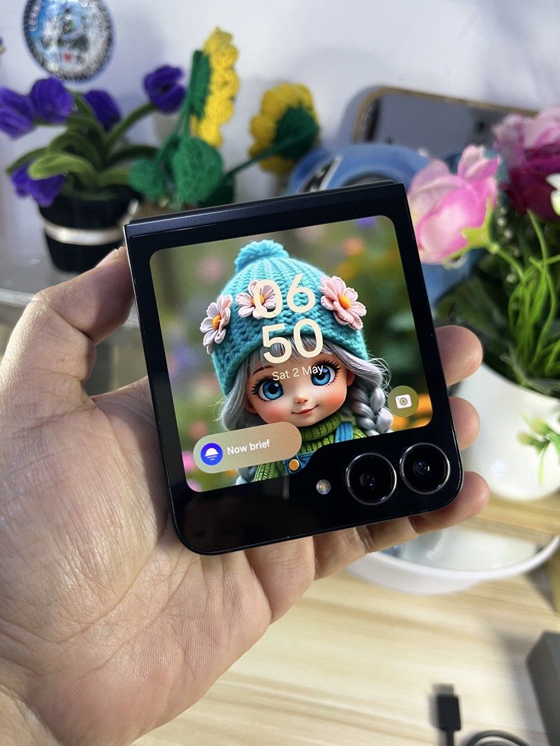 Samsung Z flip 7 fe (fan edition) (Category: Samsung) located in Quezon City. Submitted by lhensdcruz0626 (Listing ID 1469833423, Image 2). Description: LATEST TO MI 😍 SAMSUNG Z FLIP 7 fe 😍🥰 sa wakas me stock na Limited stock lang po grab nyo na po agad 🙂 128gb 8gb ram 6.7 inches screen Wow 50mp camera 🥰 4000mah battery 2nd hand with 1 week warranty Almost New Makinis CLERANCE SALE!!! ₱24,899.