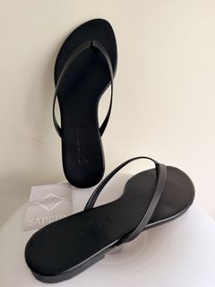 (Category: ) located in . Submitted by inmycloset08 (Listing ID 1469777246, Image 1). Description: .