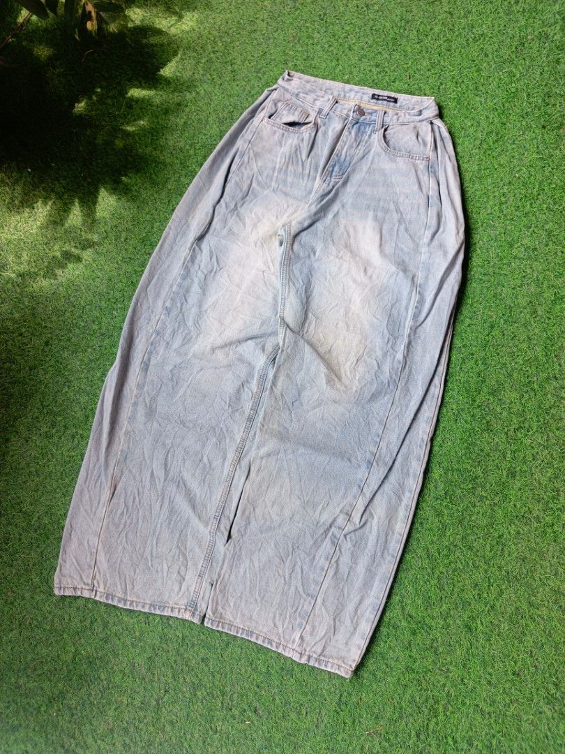 S-BIN baggy pants (Category: Jeans) located in Davao. Submitted by karlito. (Listing ID 1469775259, Image 1). Description: Waist 26 Length 44 Hem 10.5.