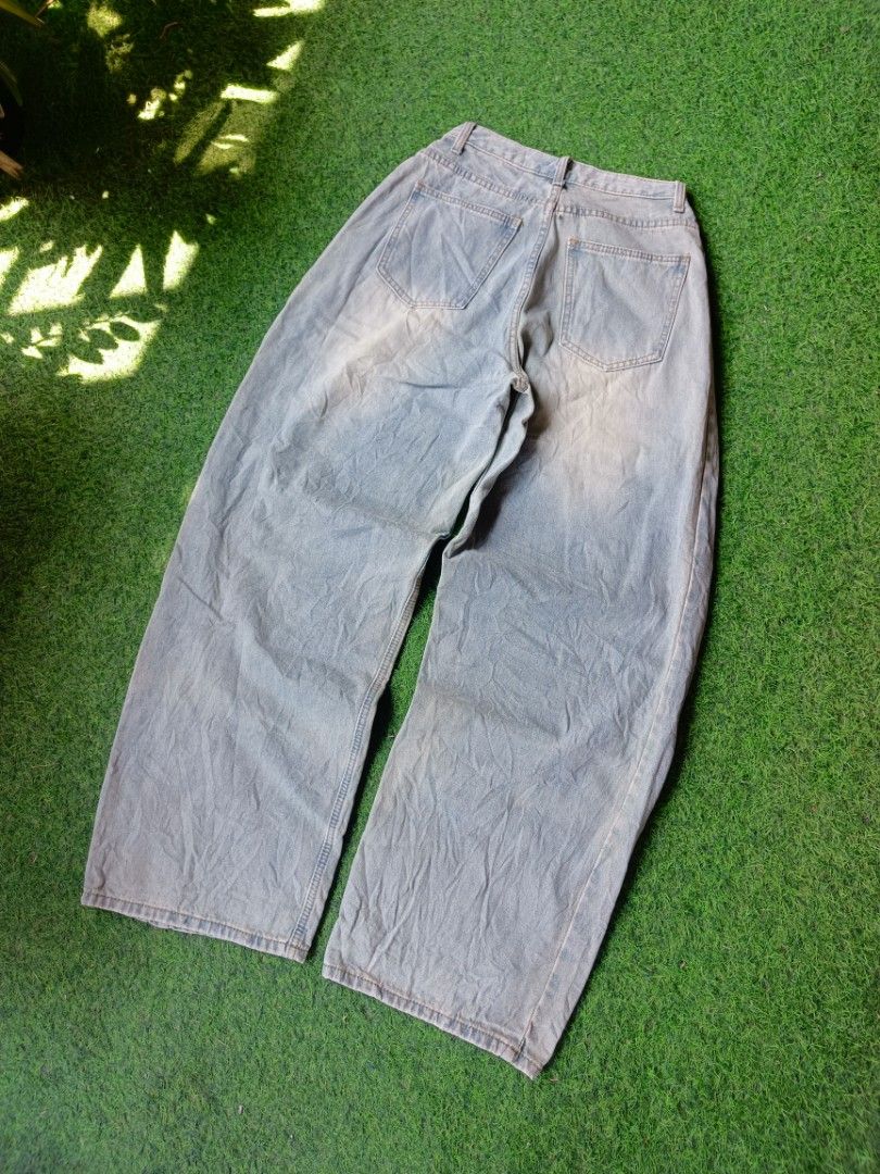 S-BIN baggy pants (Category: Jeans) located in Davao. Submitted by karlito. (Listing ID 1469775259, Image 2). Description: Waist 26 Length 44 Hem 10.5.