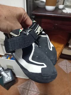 Climbing Shoes And Equipment 自訂分類第一件商品