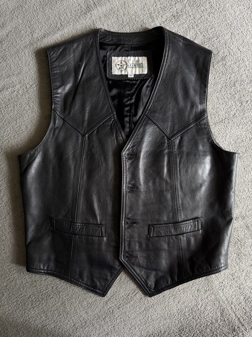 Schilacci Leather Vest [Itallian Leather] (Category: Coats, Jackets and Outerwear) located in Lipa City. Submitted by bagabonds (Listing ID 1469770918, Image 1). Description: Drop your offers ☺️ Real leather.