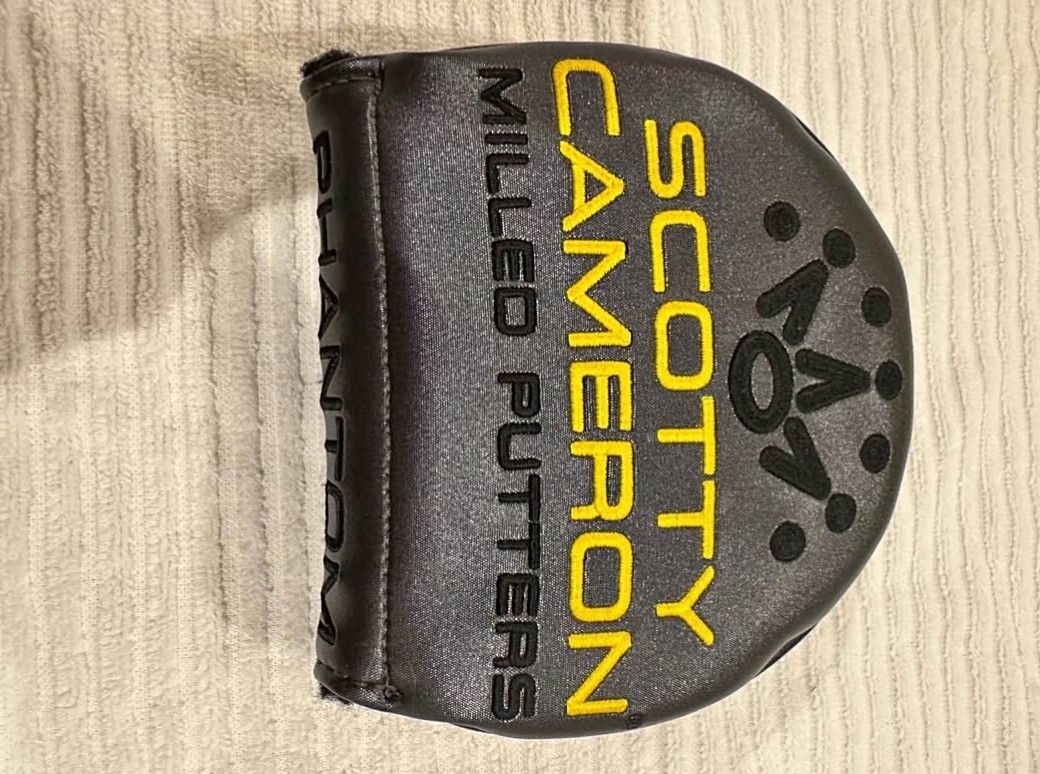 Scotty Cameron Phantom Center Shafted Headcover (Category: Golf) located in San Juan. Submitted by docpratty (Listing ID 1469844738, Image 1). Description: Didn’t realize this was center-shafted, so I’m putting it up for sale..