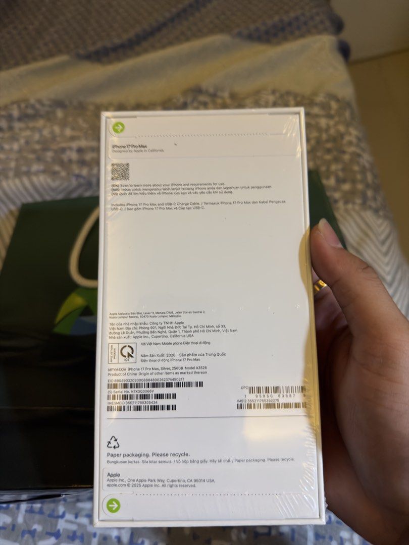 Sealed Apple iPhone 17 Pro Max Silver 256GB (Category: iPhone 17 Series) located in Las Pinas. Submitted by cjdc10706448 (Listing ID 1469872240, Image 2). Description: - Brand: Apple iPhone 17 Pro Max - Storage: 256GB - Color: Silver - Condition: Brand new, factory sealed in original plastic wrap - Inclusions: Unused unit with standard USB-C charge cable inside - Smart locked .