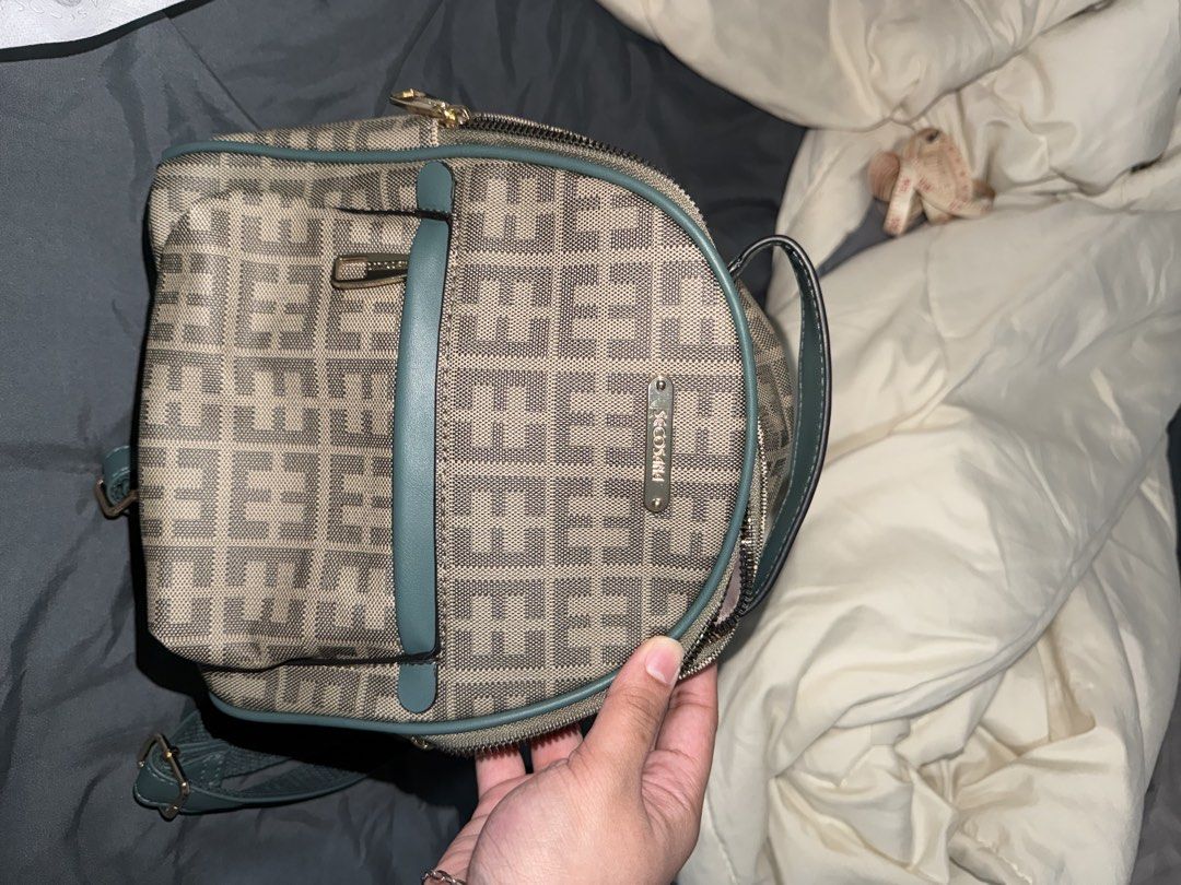 Secosana mini backpack (green) (Category: Backpacks) located in Manila. Submitted by n1khola1_20051606 (Listing ID 1469851732, Image 1). Description: NEVER BEEN USED rfs: need funds 📍BACOOR CAVITE sf shouldered by the buyer PAYO ONLY.
