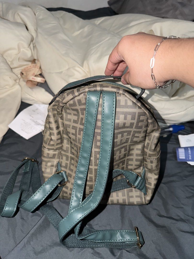 Secosana mini backpack (green) (Category: Backpacks) located in Manila. Submitted by n1khola1_20051606 (Listing ID 1469851732, Image 2). Description: NEVER BEEN USED rfs: need funds 📍BACOOR CAVITE sf shouldered by the buyer PAYO ONLY.