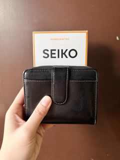 (Category: ) located in . Submitted by intyl_preloved.bags (Listing ID 1469944933, Image 1). Description: .
