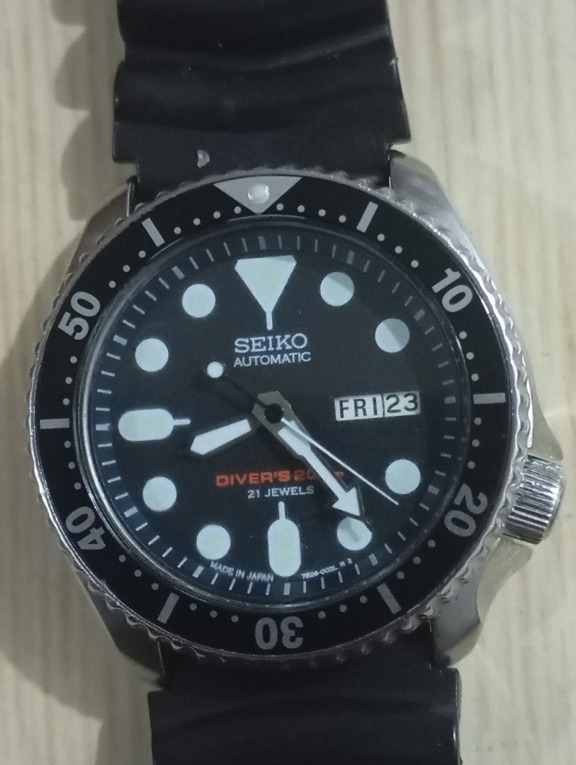 Seiko divers automatic (Category: Men's Watches) located in Las Pinas. Submitted by quick_deals_great_finds2 (Listing ID 1469879340, Image 1). Description: Original 7s26 seiko mechanism 42mm large rotating bezel Fully functional keeps time.