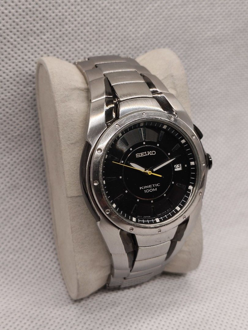 ‎Seiko Kinetic SKA237 ‎model SKA237, reference 5M62-0AR0 (Category: Men's Watches) located in Pasig City. Submitted by timepiece-and-co (Listing ID 1469796922, Image 2). Description: Seiko Kinetic 100M watch, powered by a 5M62 caliber movement Kinetic Movement: It features Seiko's innovative hybrid technology that combines the accuracy of a quartz watch with the automatic charging mechanism of a mechanical watch. The internal rotor spins with you
