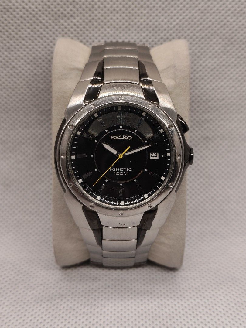 ‎Seiko Kinetic SKA237 ‎model SKA237, reference 5M62-0AR0 (Category: Men's Watches) located in Pasig City. Submitted by timepiece-and-co (Listing ID 1469796922, Image 1). Description: Seiko Kinetic 100M watch, powered by a 5M62 caliber movement Kinetic Movement: It features Seiko's innovative hybrid technology that combines the accuracy of a quartz watch with the automatic charging mechanism of a mechanical watch. The internal rotor spins with you