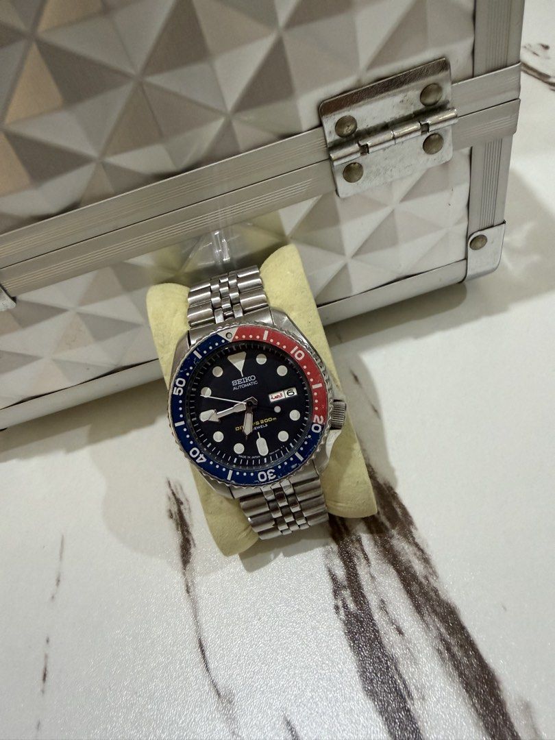 Seiko Pepsi Automatic Scuba Diver Watch 200m (Category: Men's Watches) located in Pasig City. Submitted by sheyfabph (Listing ID 1469816459, Image 1). Description: Classic Seiko Pepsi automatic scuba diver watch 200m 12k.