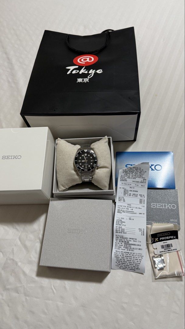 Seiko Prospex Sumo Black Dial Automatic Diver Watch SPB101J1 (Category: Men's Watches) located in Manila. Submitted by joey_gurl (Listing ID 1469891698, Image 3). Description: - Brand/Model: Seiko Prospex Sumo Dive Watch - Dial/Bezel: Iconic black dial with smooth rotating bezel - Movement: Automatic - Durability: 200m water resistance, stainless steel case and bracelet - Condition: Very clean, minimal signs of wear - Inclusions: Complete set (or