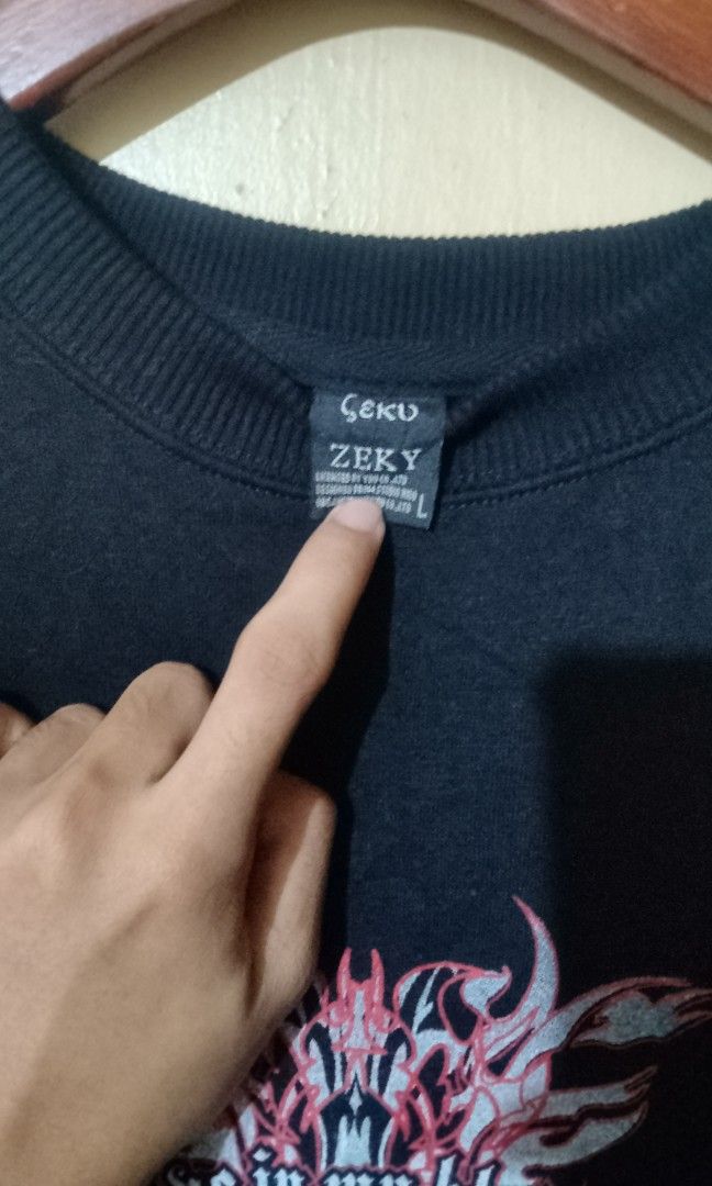 seku y2k pull over (Category: Coats, Jackets and Outerwear) located in Oas. Submitted by yortzzz (Listing ID 1469925160, Image 3). Description: no issue, cool design.