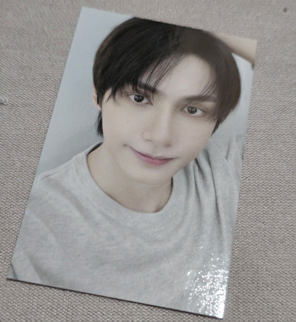 SEVENTEEN JUN HAPPY DAY JUN OCL KEYRING (Category: K-Wave Merchandise) located in Manila. Submitted by hanifinds (Listing ID 1469916622, Image 3). Description: ▪︎ keyring + pc P1250 ▪︎ pc only P250.