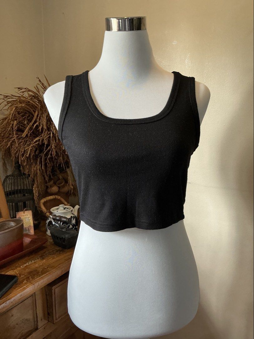 SHEIN Black Ribbed Sleeveless Crop Top (Category: Sleeveless) located in Quezon City. Submitted by shopabilitymnl (Listing ID 1469814060, Image 1). Description: Size: XS-S Mannequin’s size - Bust: 36-37 inches - Length: 23 Inches .