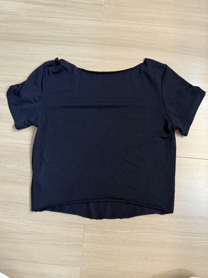 SHEIN Off Shoulder Navy Blue Top (Category: Blouses) located in Manila. Submitted by bella_boo (Listing ID 1469843136, Image 2). Description: sf co buyer tags: subdued brandy melville hollister urban revivo urban outfitters edikted shein ink bertha stradivarius pull and bear.