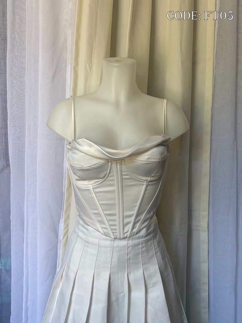 SHEIN White Silk Corset Unique Top (Category: Sleeveless) located in Rizal. Submitted by finefitsby.ff (Listing ID 1469904281, Image 1). Description: - corset - xs to small - used once .