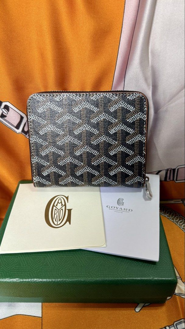 Short wallet zipped monogram (Category: Wallets & Card holders) located in Las Pinas. Submitted by misspurser (Listing ID 1469866808, Image 2). Description: Goyard short wallet zipped With box good for gift Brand new.