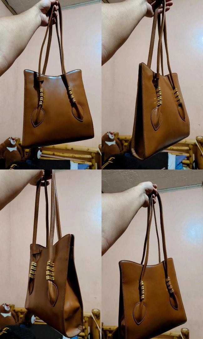 Shoulder bag (Category: Shoulder Bags) located in Manila. Submitted by jays_shop (Listing ID 1469924734, Image 1). Description: Ukay bag/pre-loved bag..