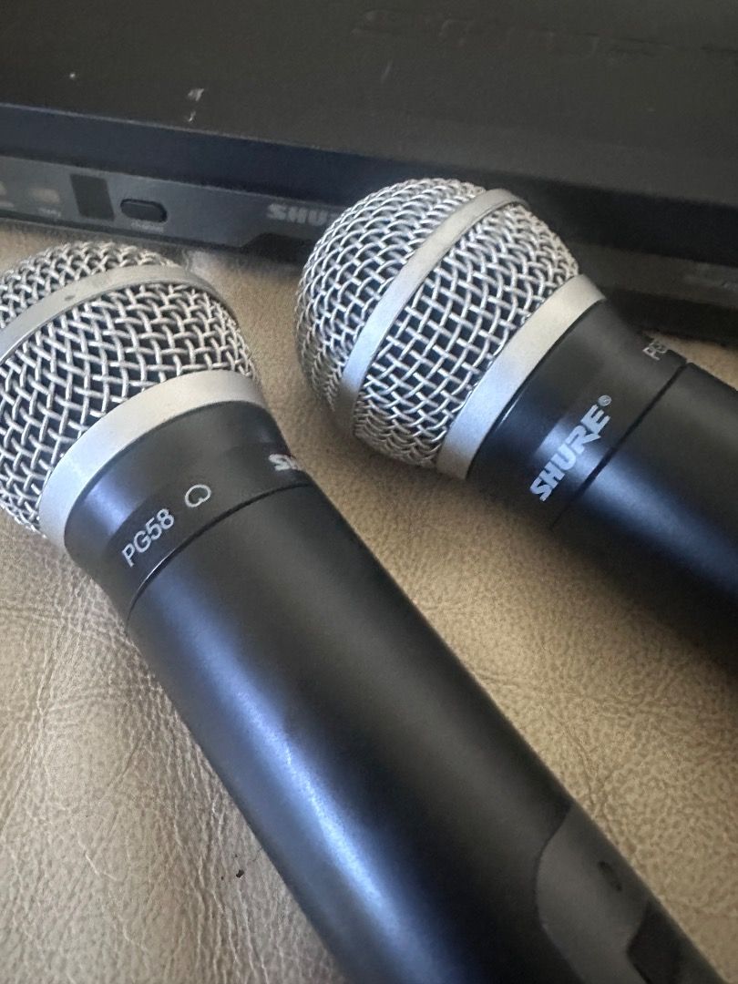 Shure PG58 Dual Wireless Microphone System, 音響器材, 咪高風/麥克風 - Carousell