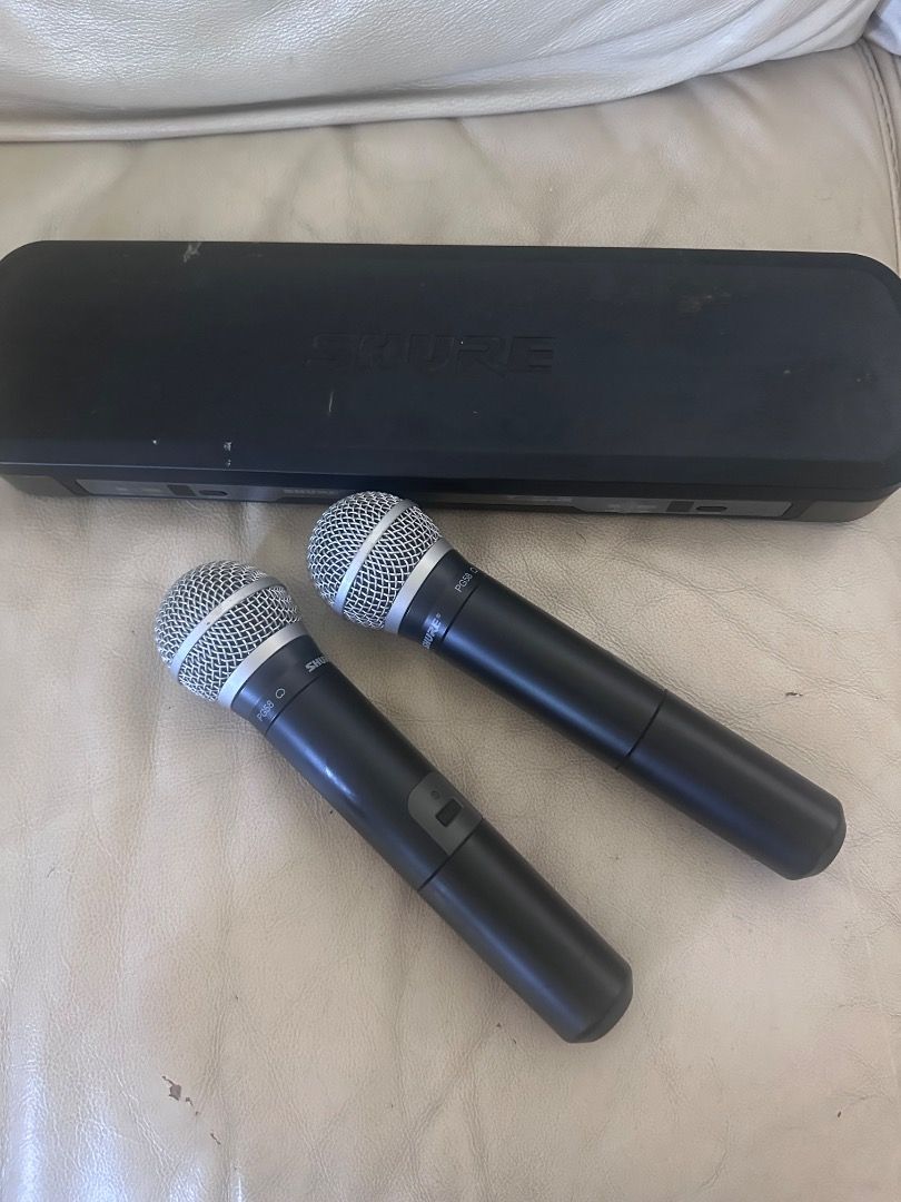 Shure PG58 Dual Wireless Microphone System, 音響器材, 咪高風/麥克風 - Carousell