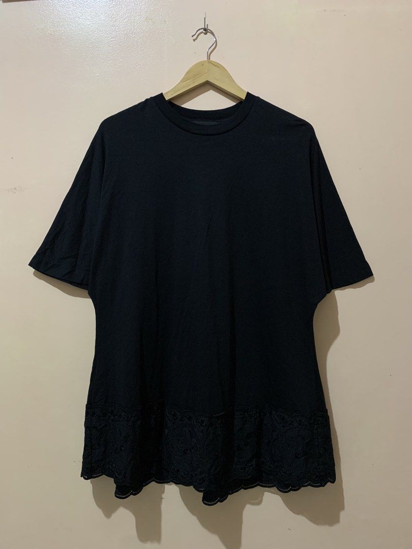 Simone Rocha - A-line - Cotton - Shirt (Category: Shirts) located in Quezon. Submitted by _sprezzatura (Listing ID 1469893431, Image 3). Description: Simone Rocha - A-line - Cotton - Shirt Size XS on tag (oversized fit) Pit to pit - 22” Length - 31” Hem - 26” Excellent condition No issue Note: Feel free to ask questions before purchasing.