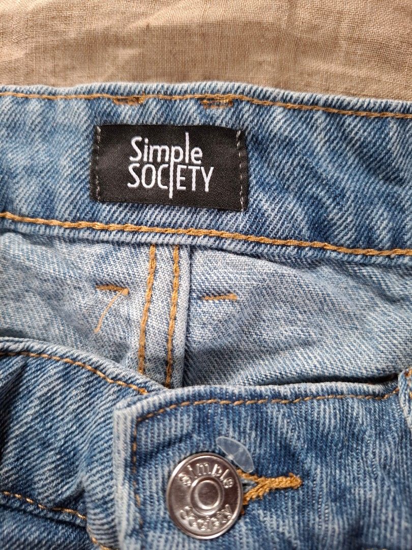 Simple Society short- 30" (Category: Shorts) located in Tanjay. Submitted by ukay_thriftybylj (Listing ID 1469764067, Image 3). Description: no nego.